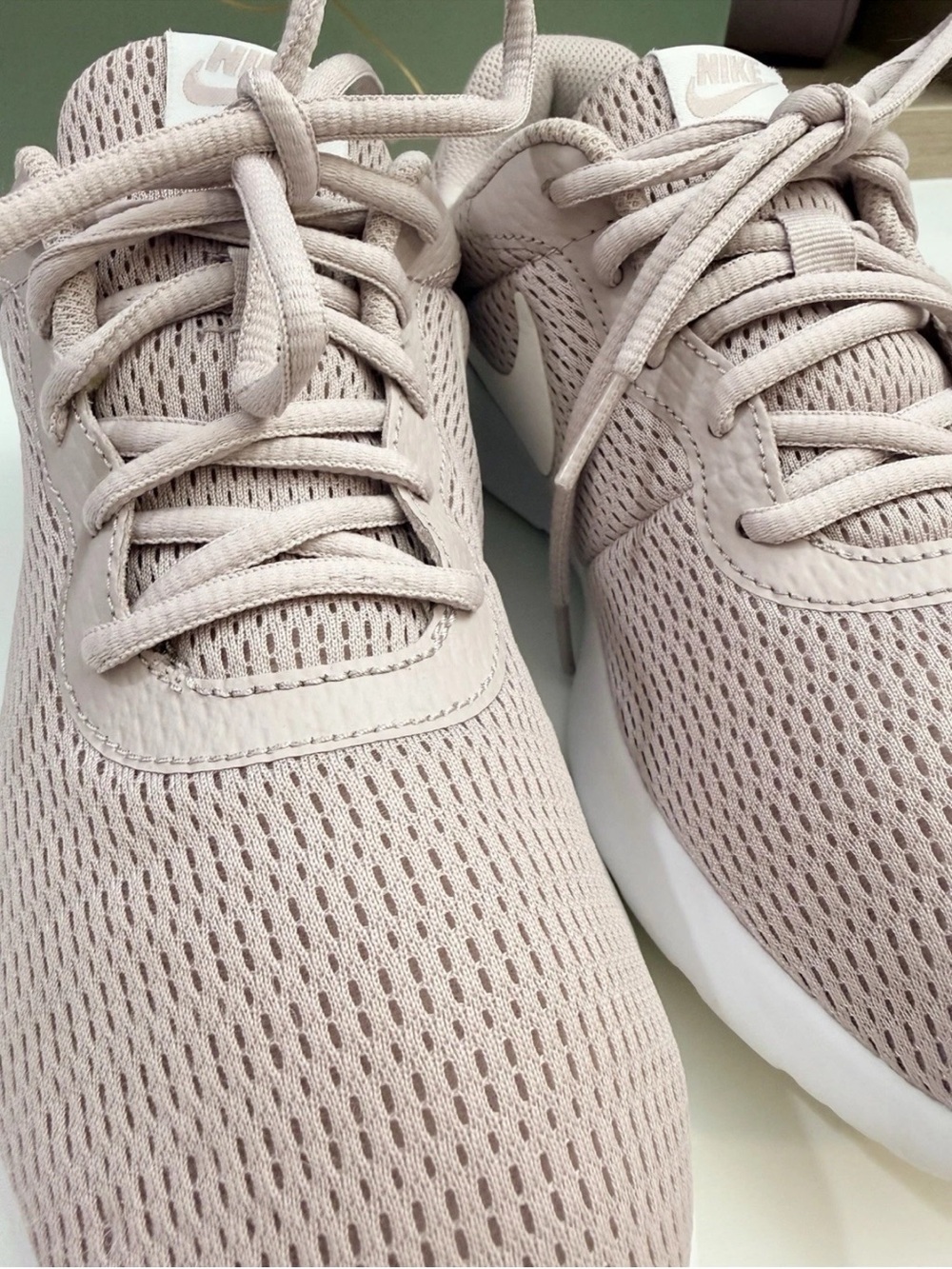 Nike Tanjun Light Pink Mesh Lace Up - Picture 7 of 9